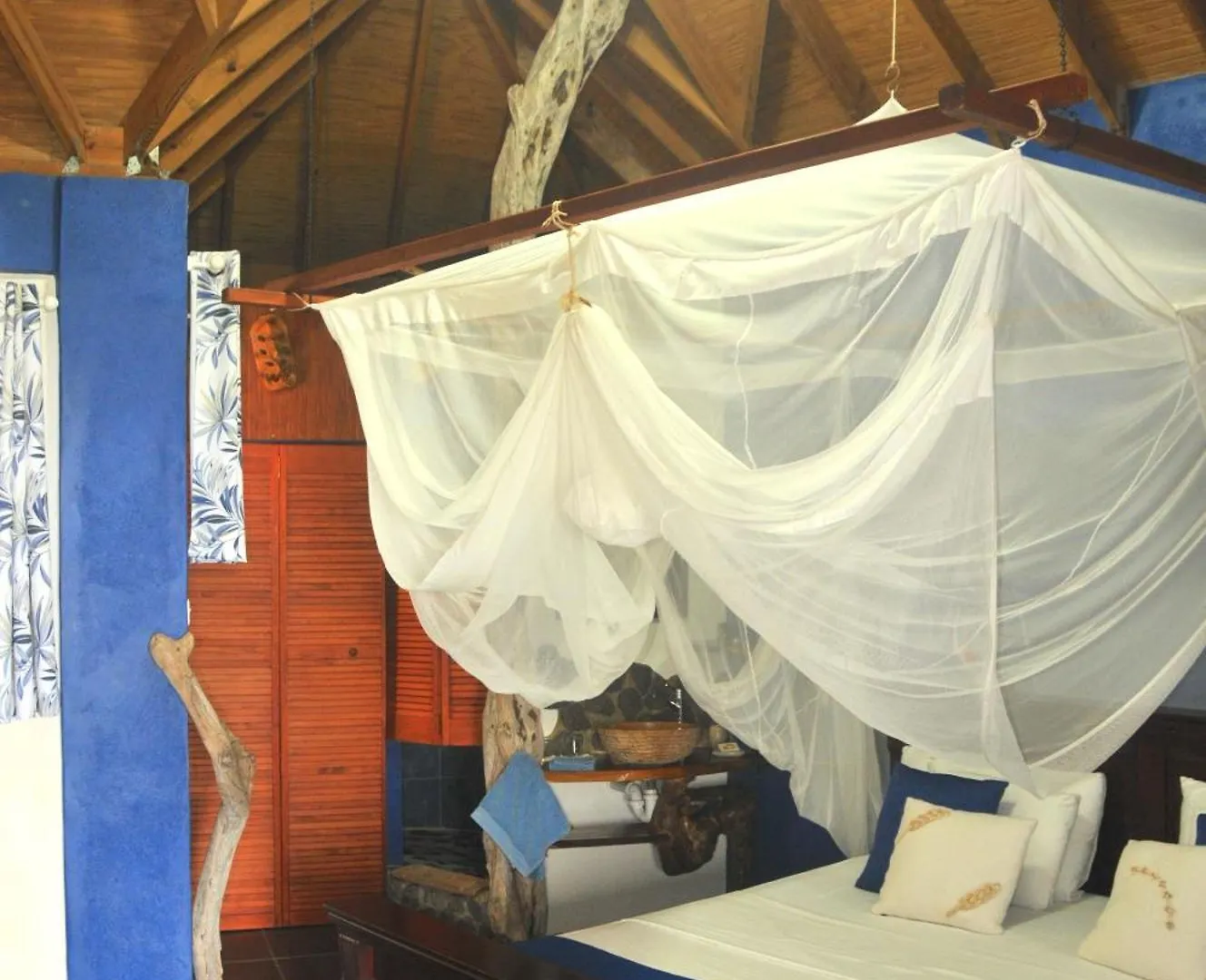Mango Island Lodges Saint Joseph Hotel