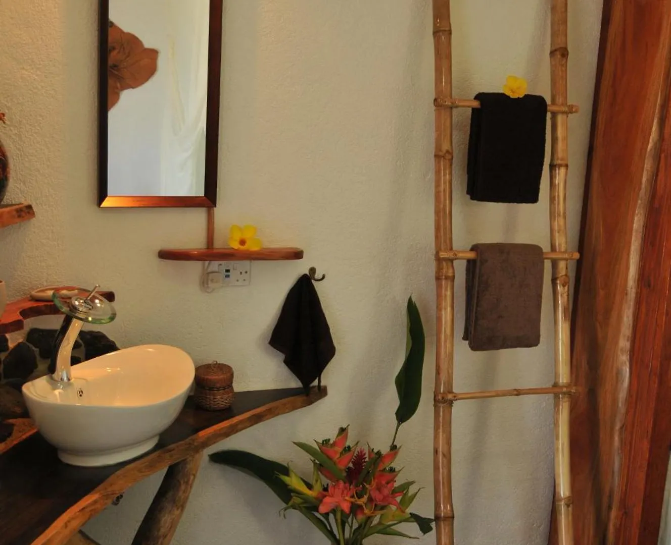 Mango Island Lodges Saint Joseph